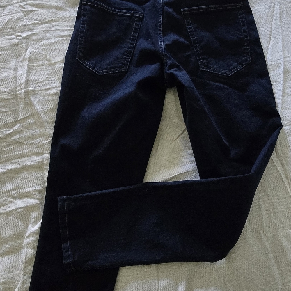 DKNY Straight Fit Stretch Denim Jeans - Picture 5 of 5